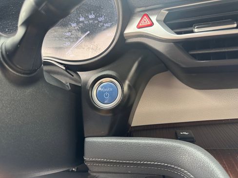 Certified 2023 Toyota Sienna LE FWD image 30