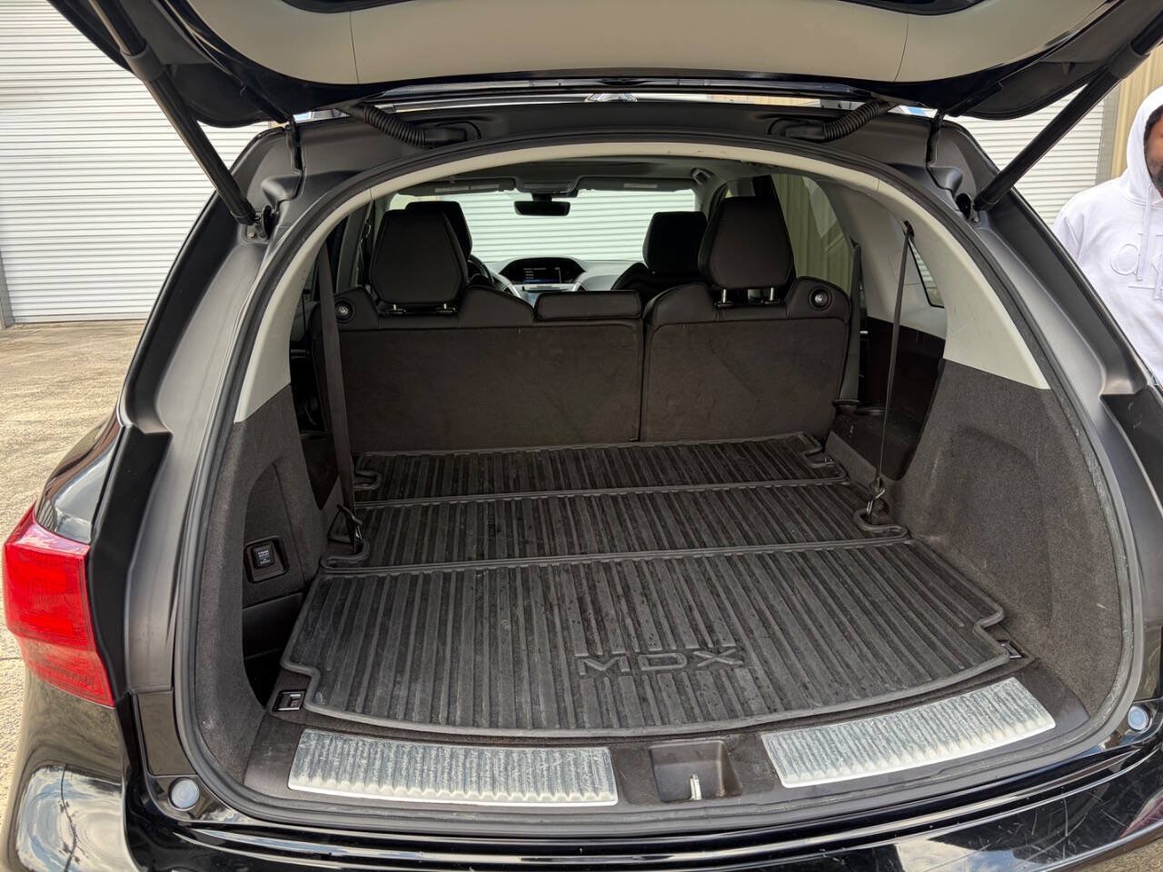 Used 2018 Acura MDX w/ Technology Package FWD image 16