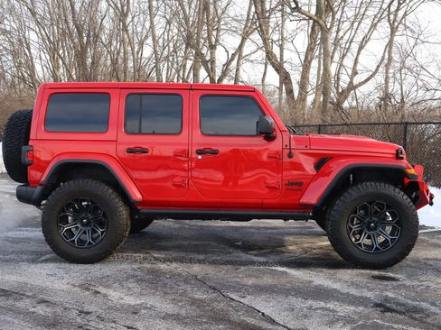 Used 2022 Jeep Wrangler Unlimited Sahara image 9