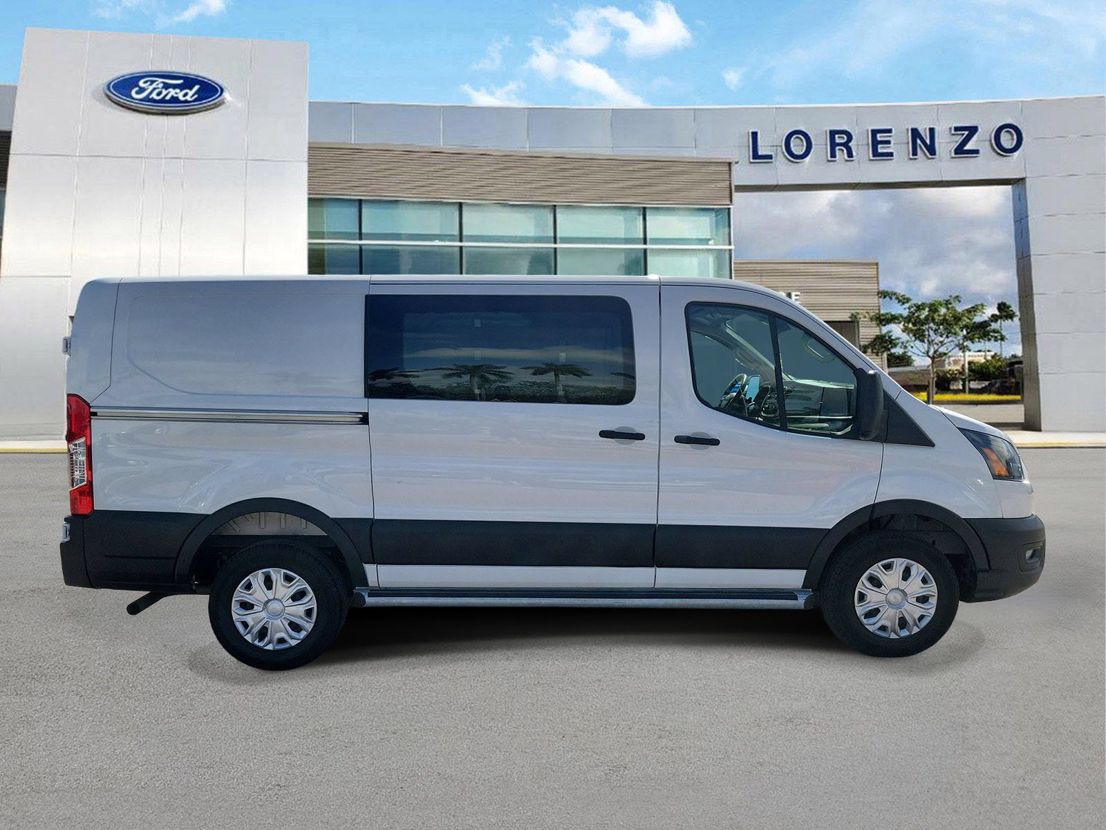 Used 2025 Ford Transit 250 Low Roof w/ Exterior Upgrade Package RWD image 4