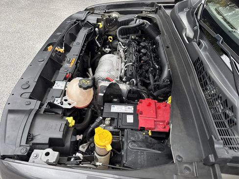 Used 2021 Jeep Renegade Latitude image 32