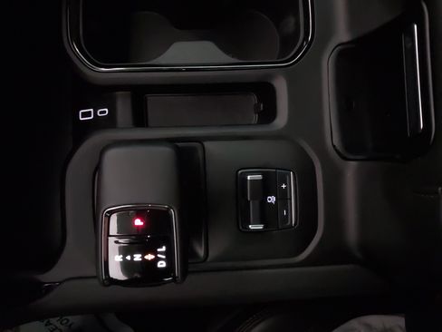 Certified 2023 GMC Sierra 1500 AT4 w/ AT4 Premium Package AWD/4WD image 22