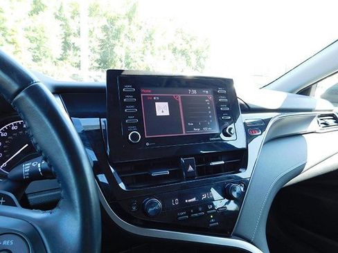 Used 2024 Toyota Camry SE image 13