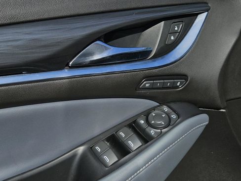 Used 2024 Buick Enclave Premium image 25