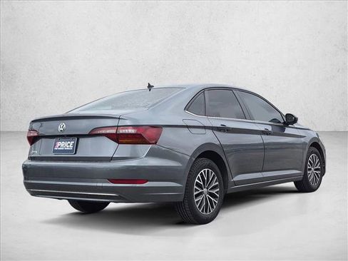 Used 2019 Volkswagen Jetta SE w/ Cold Weather Package FWD image 5