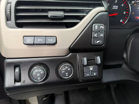 Used 2016 GMC Yukon Denali w/ Open Road Package AWD/4WD image 30