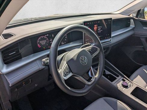 Used 2026 Volkswagen Tiguan SE AWD/4WD image 10