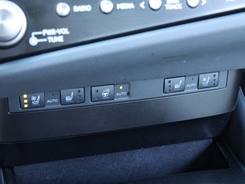 Used 2025 Lexus ES 300h w/ Premium Package image 25