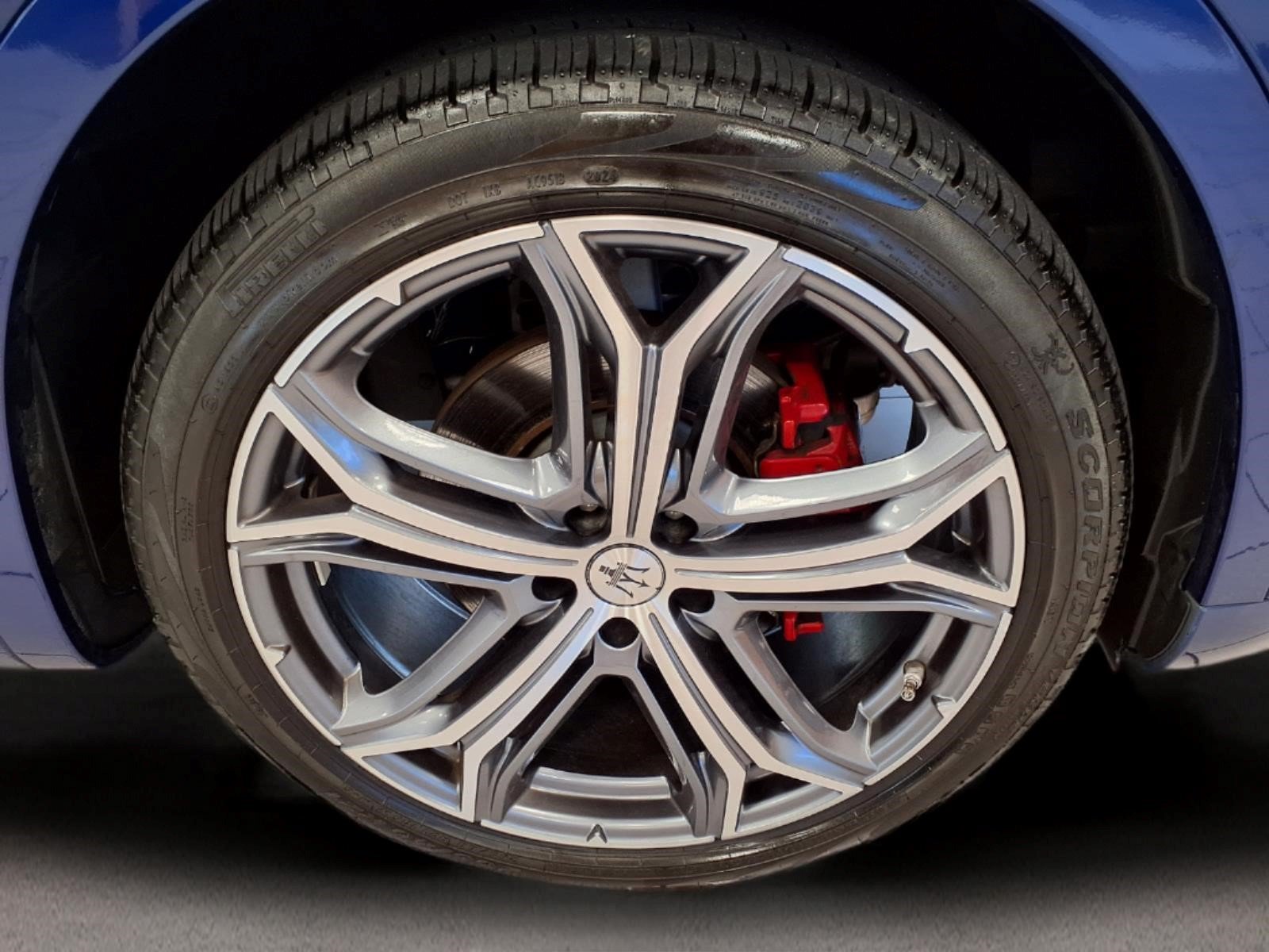 Used 2023 Maserati Levante GT AWD/4WD image 8