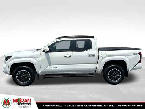Used 2025 Toyota Tacoma TRD Sport AWD/4WD image 2
