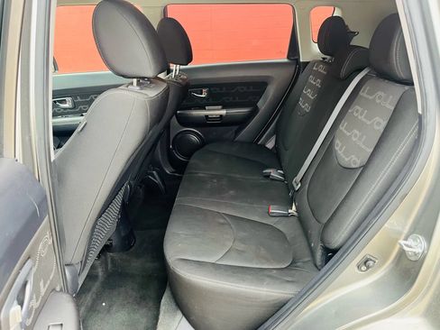 Used 2012 Kia Soul + FWD image 11