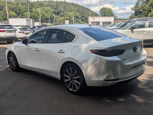 Used 2019 MAZDA MAZDA3 Sedan w/ Preferred Package FWD image 4