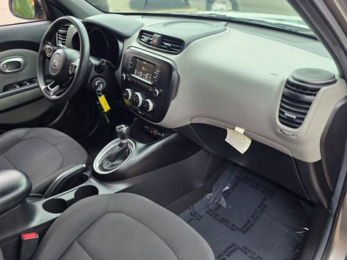 Used 2017 Kia Soul image 14