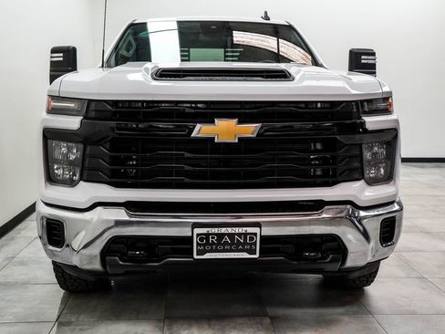 Used 2024 Chevrolet Silverado 2500 W/T w/ WT Convenience Package AWD/4WD image 6