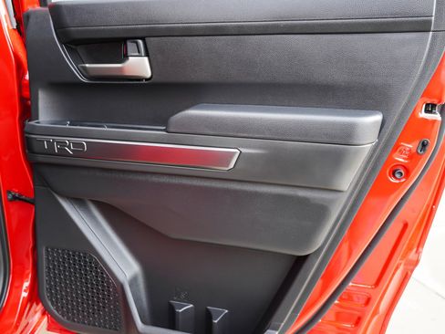 Used 2025 Toyota Tacoma TRD Off-Road image 29