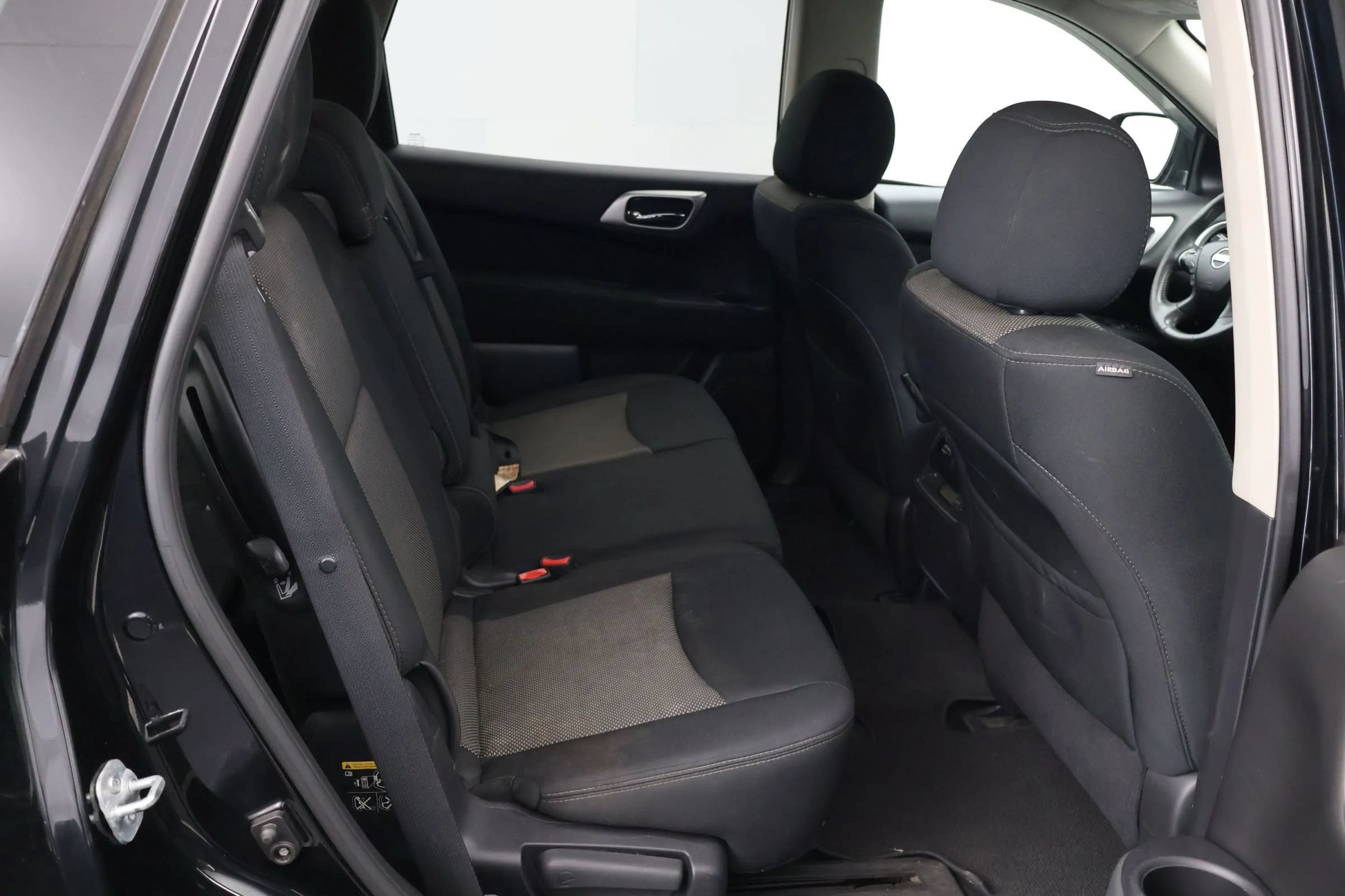Used 2017 Nissan Pathfinder SV AWD/4WD image 18