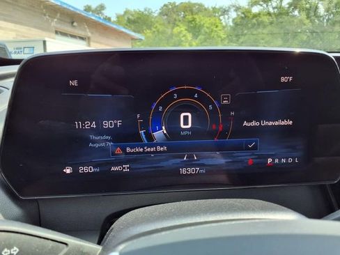 Used 2024 Chevrolet Traverse LT image 38