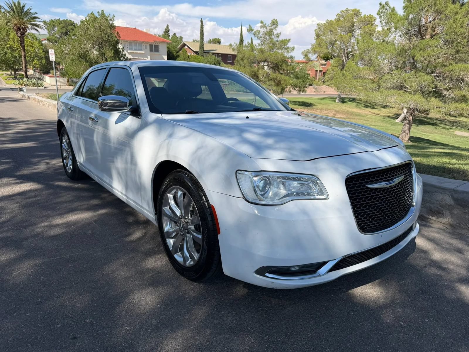 Used 2019 Chrysler 300 Limited AWD/4WD image 7