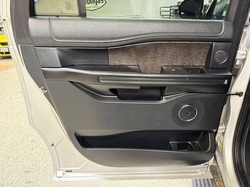 Used 2019 Ford Expedition Max Limited RWD image 29