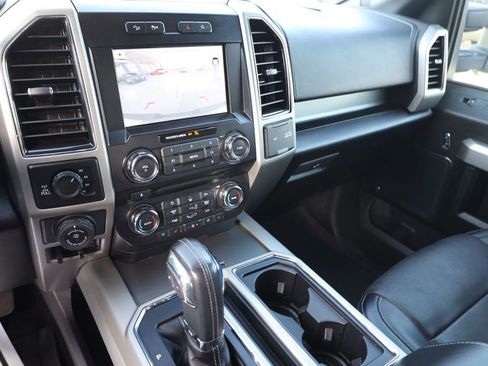Used 2017 Ford F150 Lariat image 15
