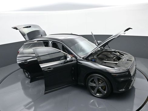 Used 2022 Genesis GV70 3.5T Sport w/ Sport Prestige Package image 37