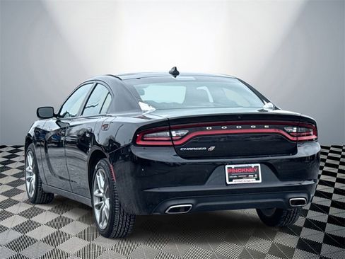 Used 2022 Dodge Charger SXT w/ Plus Group image 2