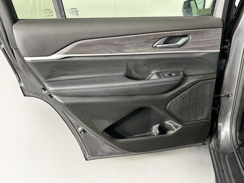 Used 2023 Jeep Grand Cherokee L Limited image 26