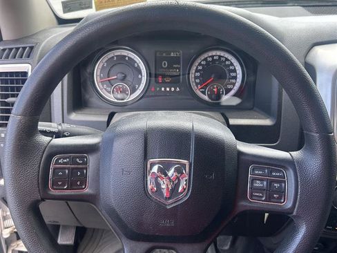 Used 2019 RAM 1500 Classic SLT AWD/4WD image 9