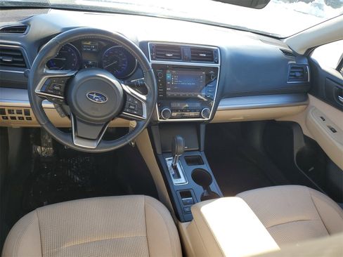 Used 2019 Subaru Outback 2.5i Premium image 10