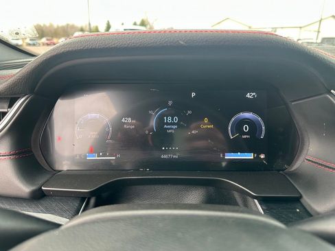 Used 2022 Jeep Grand Cherokee Trailhawk w/ Luxury Tech Group III image 15