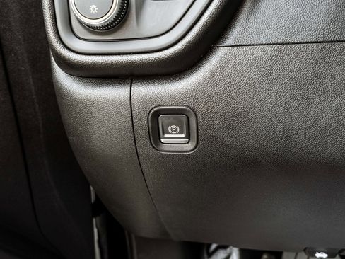 Used 2019 GMC Sierra 1500 4x4 Crew Cab w/ Trailering Package image 17