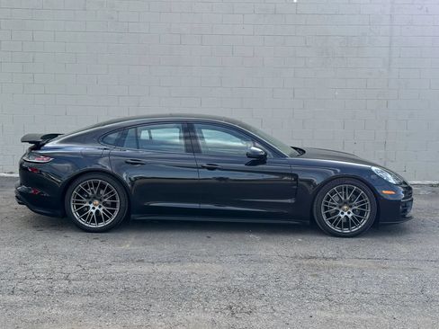 Used 2023 Porsche Panamera 4 Platinum Edition AWD/4WD image 14