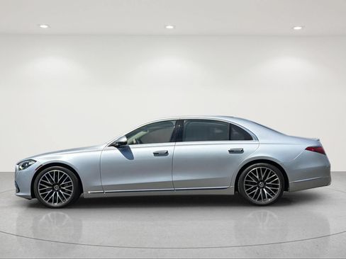 Used 2022 Mercedes-Benz S 580 4MATIC Sedan image 2