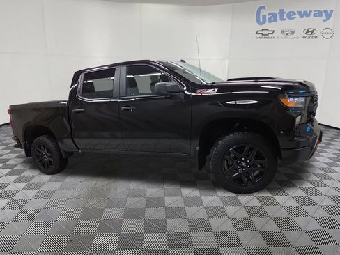 Used 2023 Chevrolet Silverado 1500 Custom Trail Boss AWD/4WD image 1