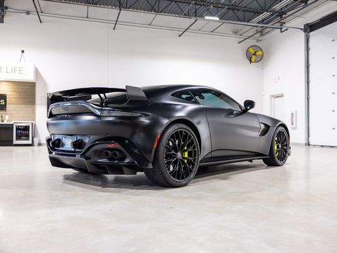 Used 2022 Aston Martin V8 Vantage Coupe RWD image 4