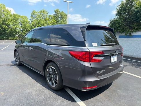 Certified 2024 Honda Odyssey Elite image 3
