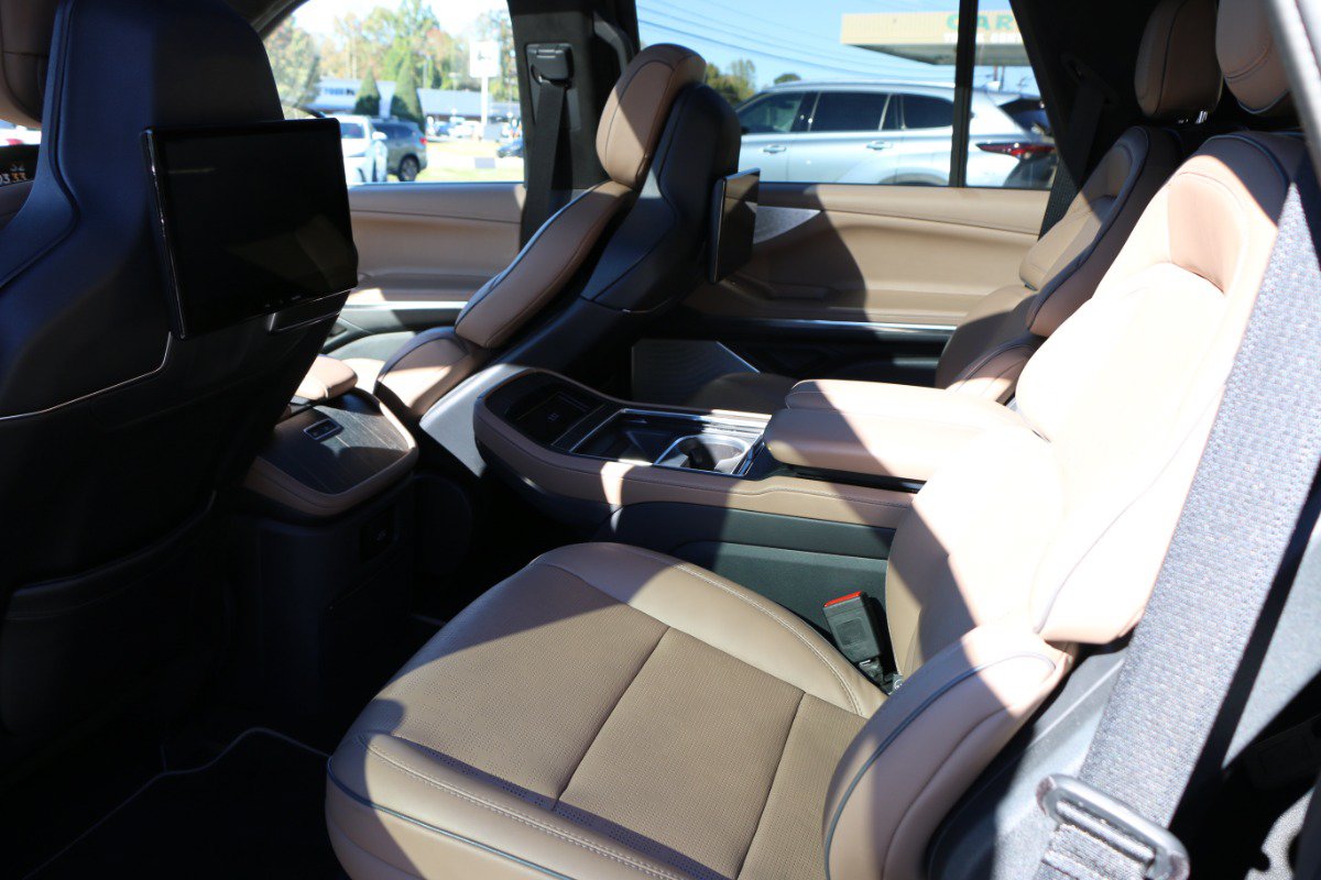 Used 2025 Lincoln Navigator Black Label AWD/4WD image 33