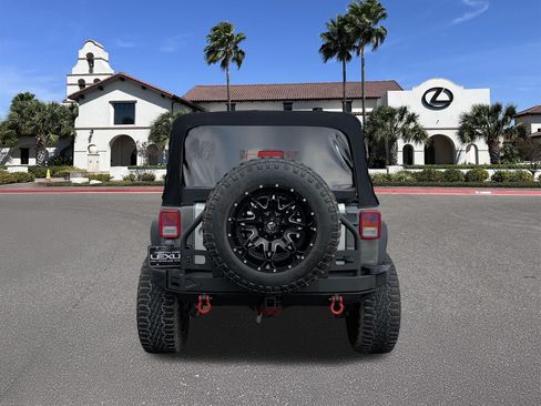 Used 2012 Jeep Wrangler Unlimited Rubicon w/ Dual Top Group AWD/4WD image 3
