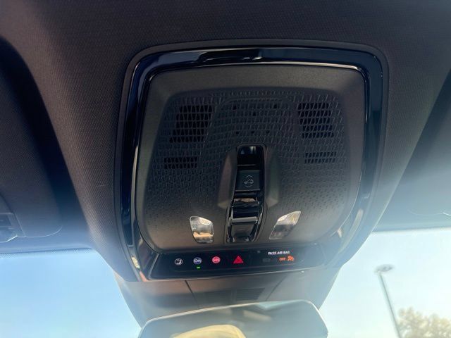 Certified 2024 Cadillac Lyriq Luxury AWD/4WD image 5