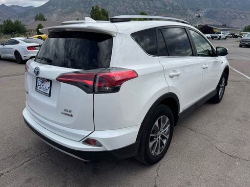 Used 2018 Toyota RAV4 XLE AWD/4WD image 5