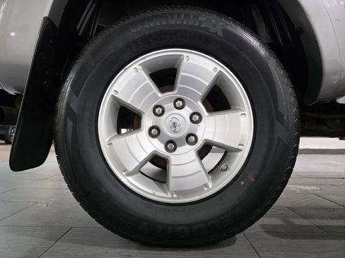 Used 2015 Toyota Tacoma 4x4 Double Cab w/ TRD Sport Package image 24