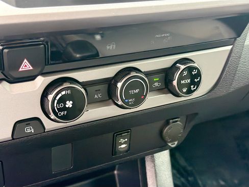 Used 2018 Toyota Tacoma SR5 image 30