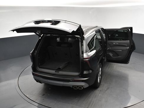 Used 2024 Chevrolet Traverse LT FWD image 29