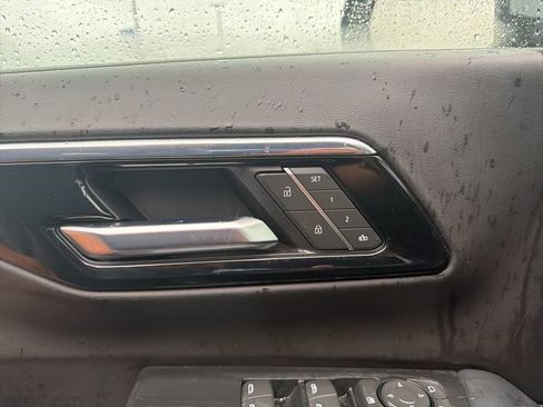 Used 2025 Chevrolet Tahoe LT RWD image 31