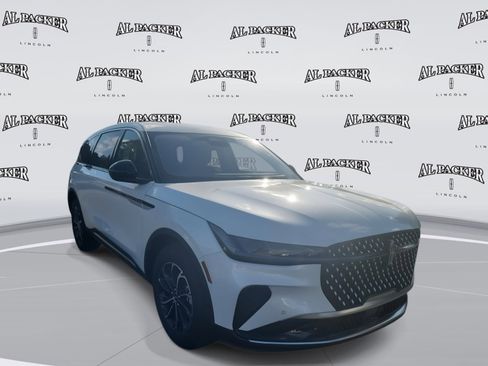 New 2026 Lincoln Nautilus Premier image 7