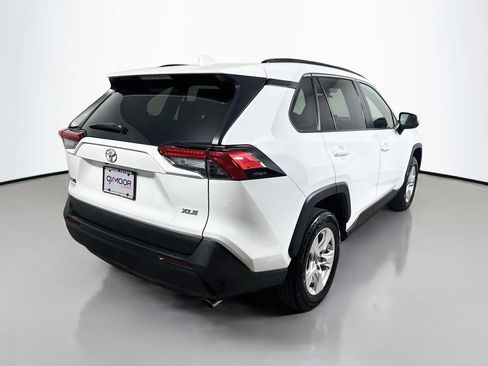 Used 2021 Toyota RAV4 XLE FWD image 7