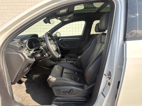 Used 2021 Audi Q3 2.0T Premium w/ Convenience Package AWD/4WD image 4