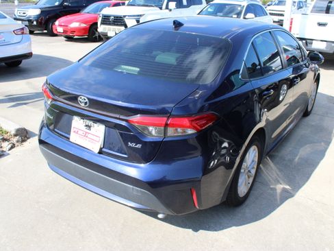 Used 2020 Toyota Corolla XLE FWD image 9