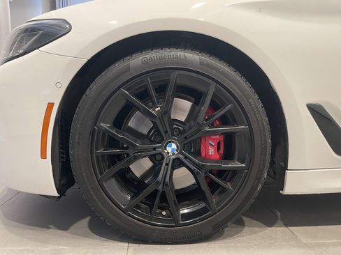Used 2022 BMW 530i xDrive w/ M Sport Package AWD/4WD image 7