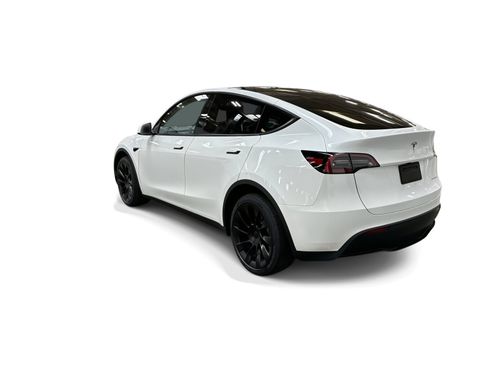Certified 2023 Tesla Model Y Long Range AWD/4WD image 4